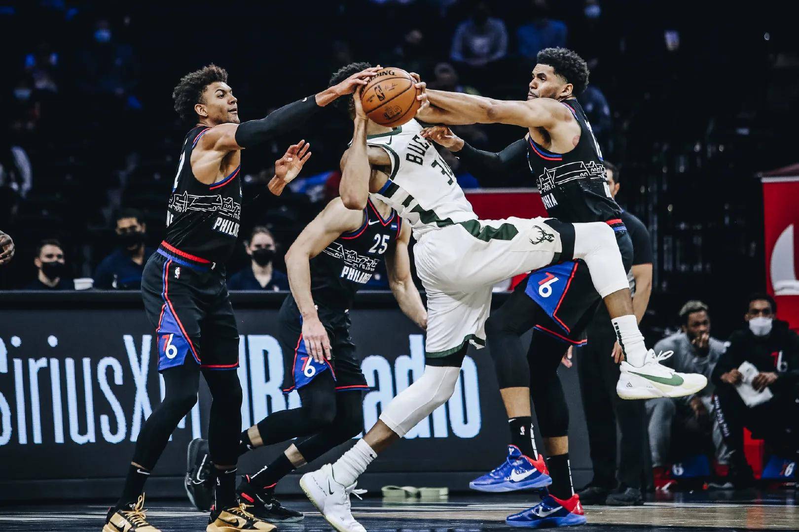 关于夏洛特黄蜂加时末段回应争议，志在法国杯名次提升，目标明确，更衣室氛围转暖的信息