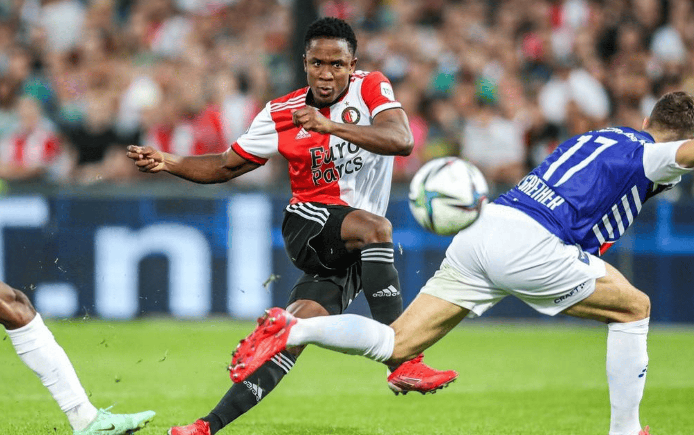 关键时刻阿贾克斯调整名单以备荷甲；再遭质疑环节打磨；气氛紧张；球队文化再被提及的简单介绍